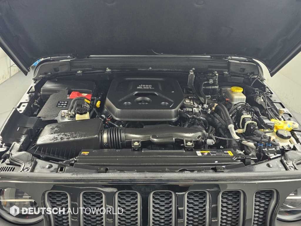 Jeep Wrangler — photo 06