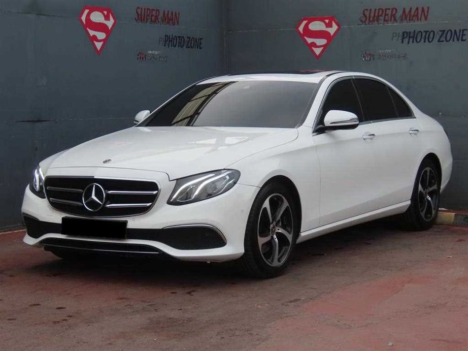 Mercedes-Benz E-Class — photo 01