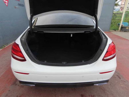 Mercedes-Benz E-Class — photo 05