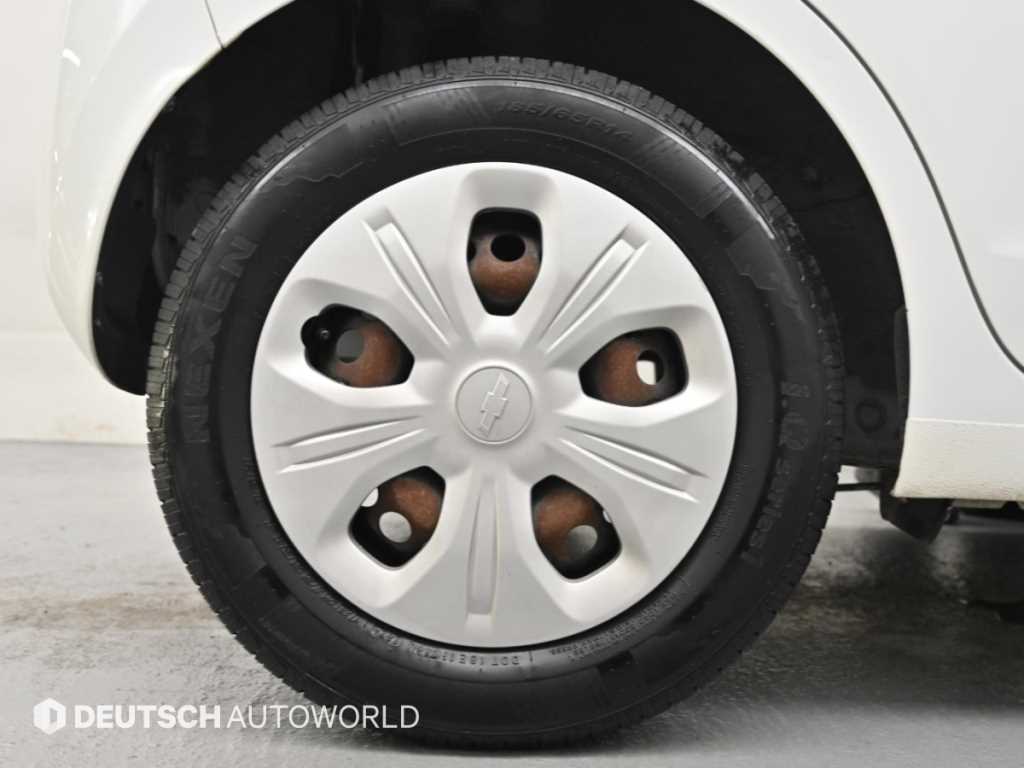 CHEVROLET Spark — photo 05