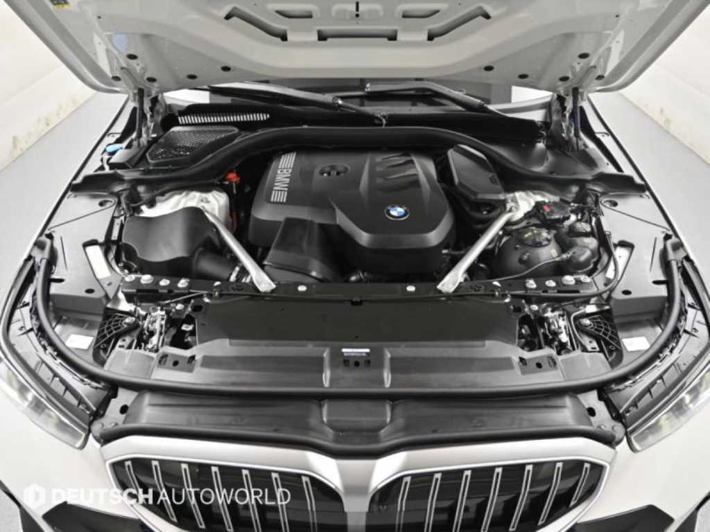BMW 5-Series — photo 06