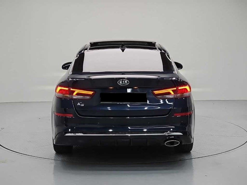 Kia K5 — photo 02
