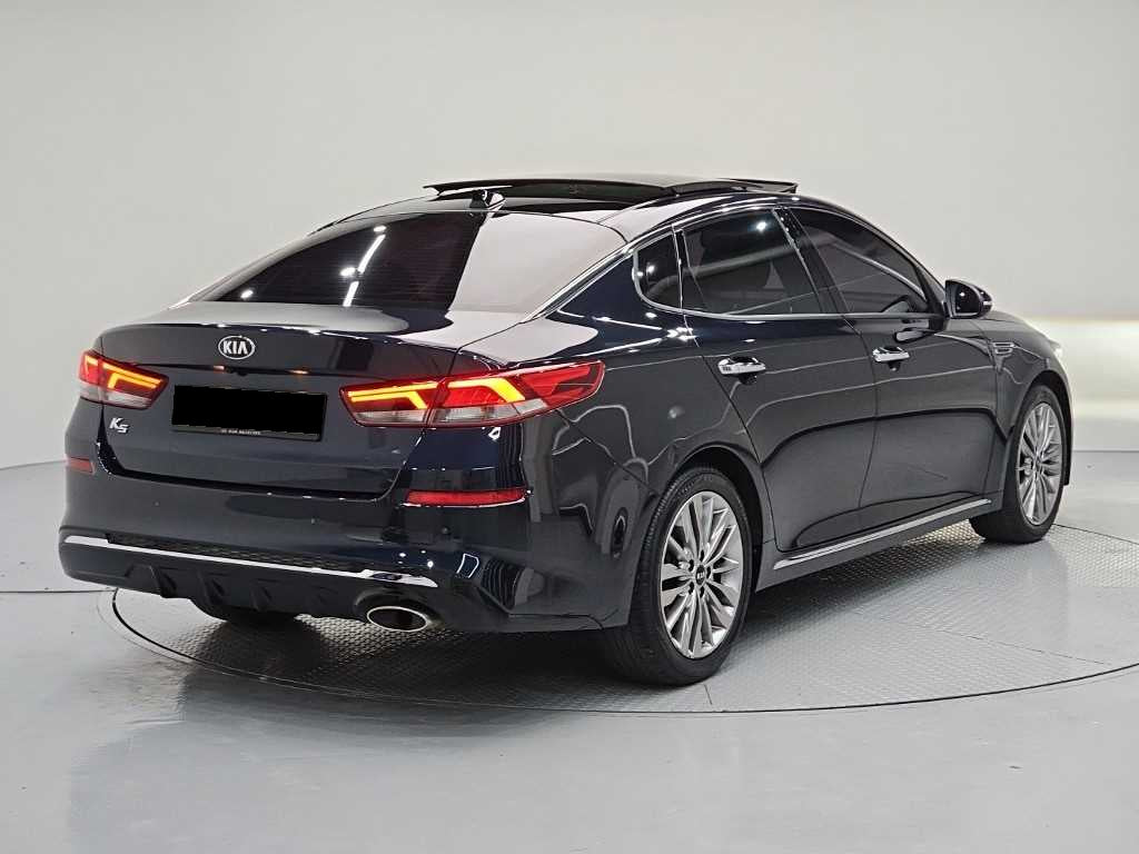 Kia K5 — photo 04