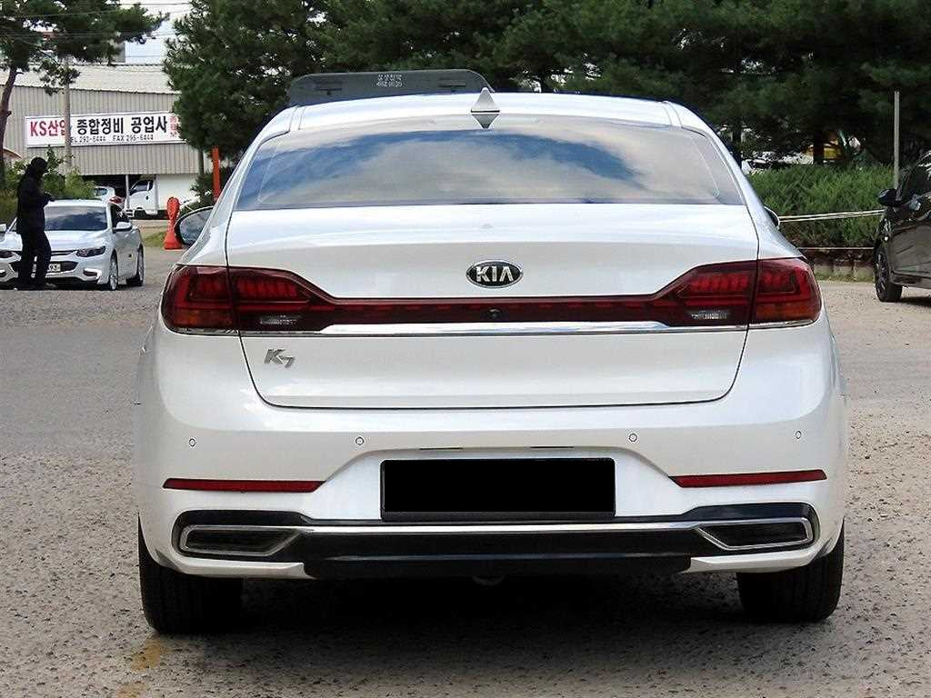 Kia K7 — photo 04