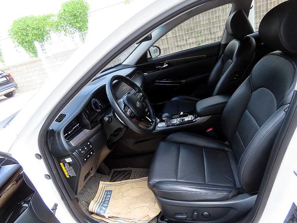 Kia K7 — photo 05