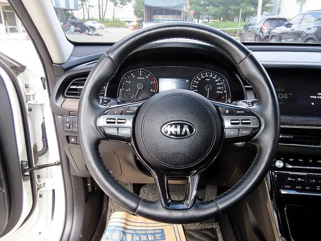 Kia K7 — photo 08