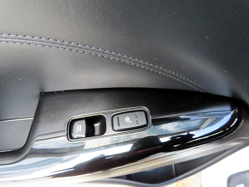 Kia K7 — photo 16