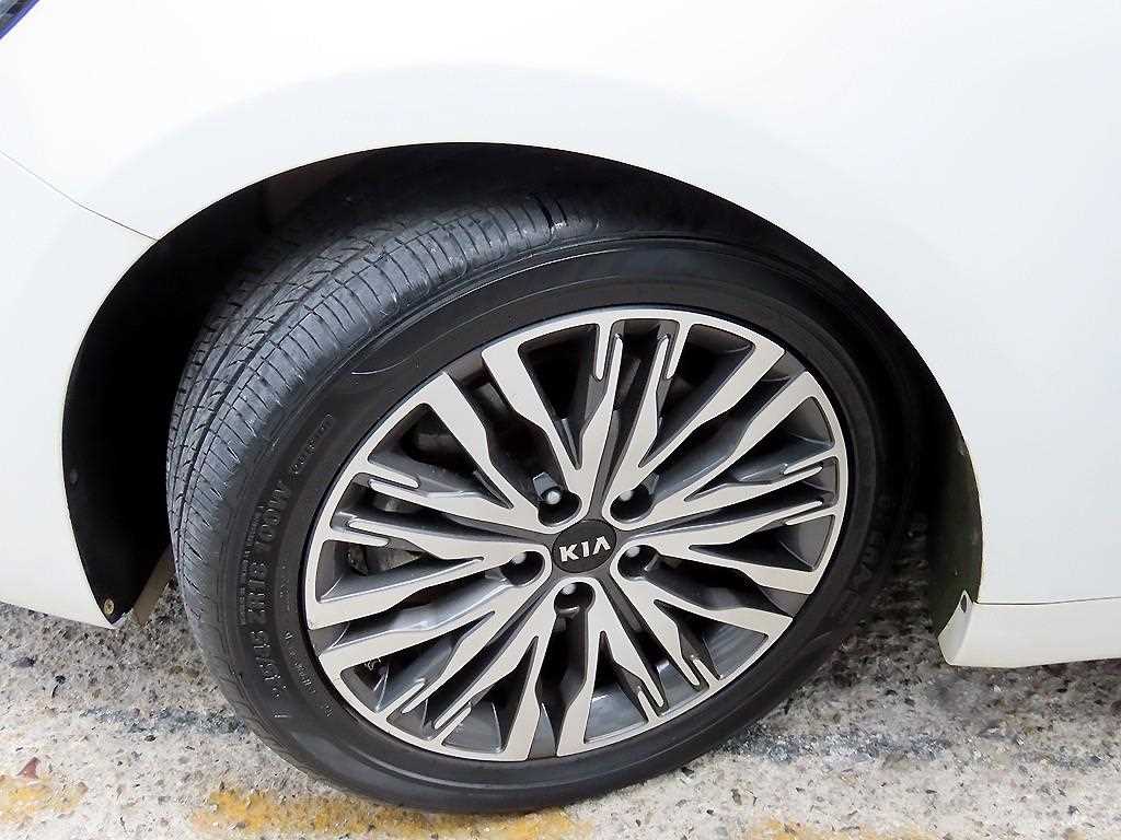 Kia K7 — photo 20