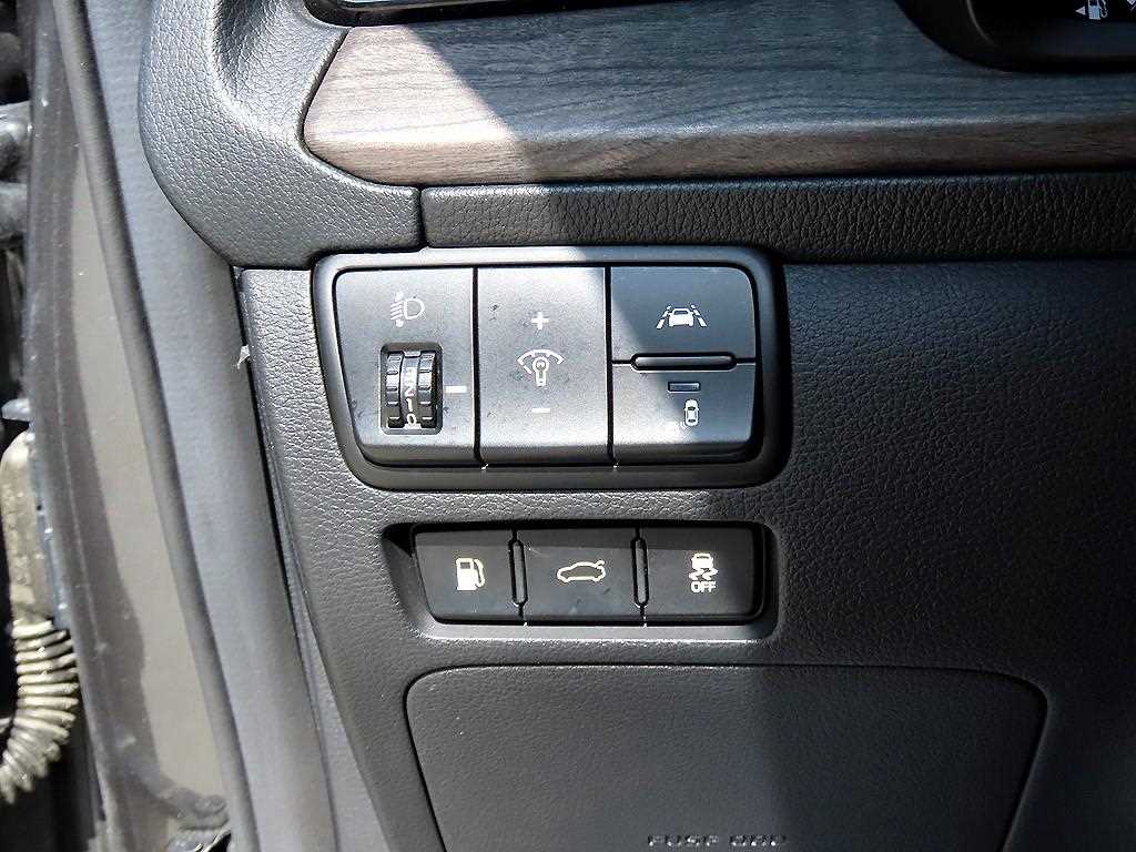 Kia K7 — photo 12