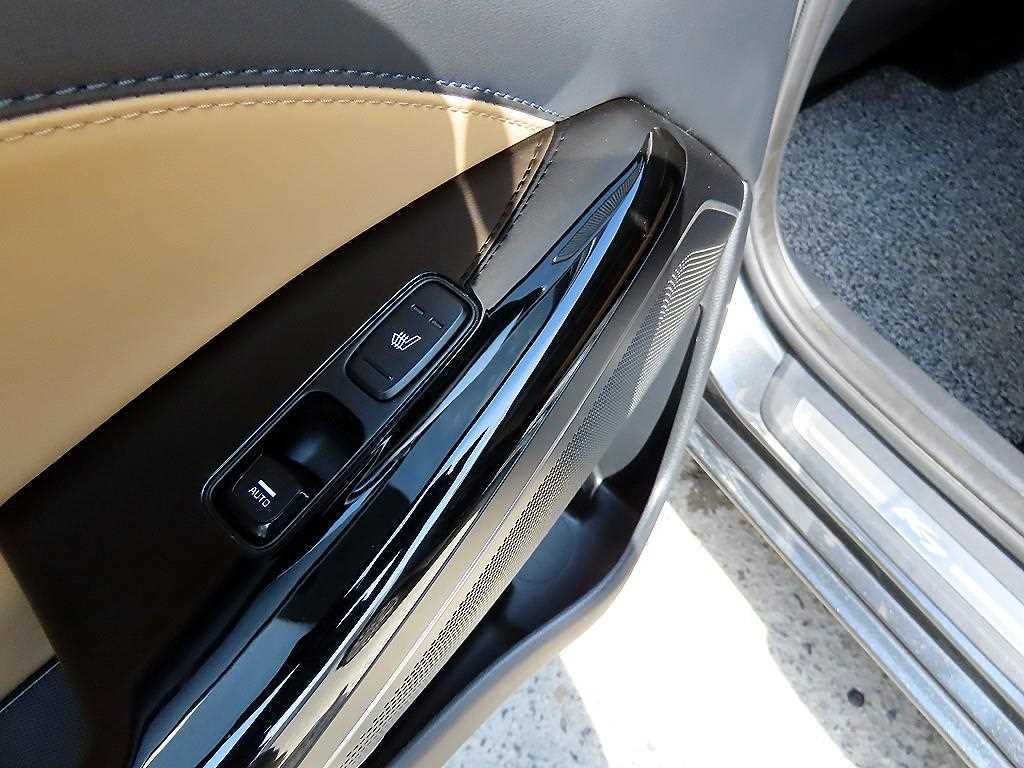 Kia K7 — photo 15