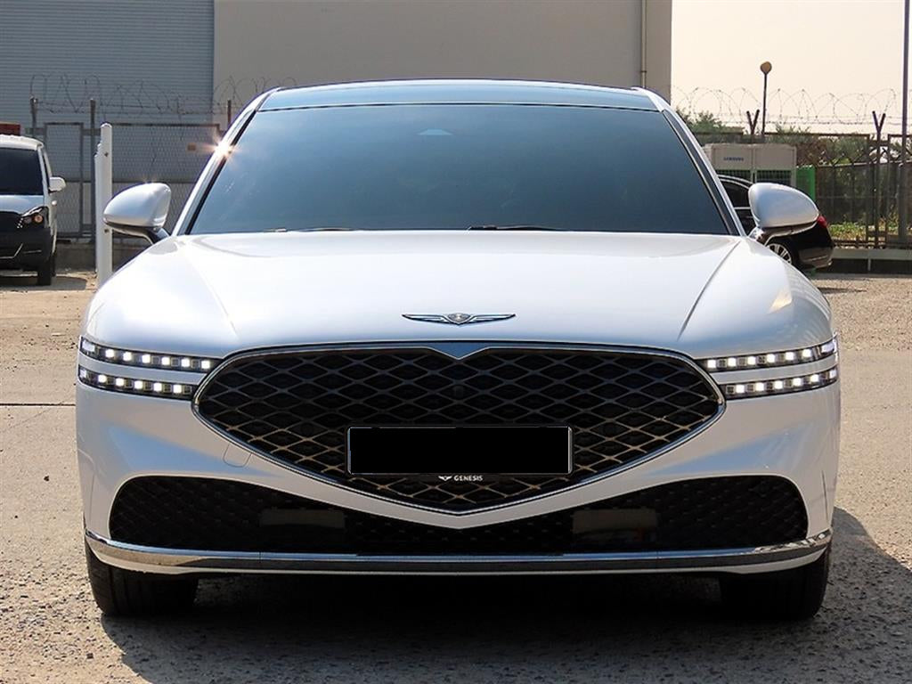 Genesis G90 — photo 01