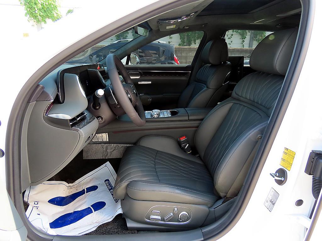 Genesis G90 — photo 05