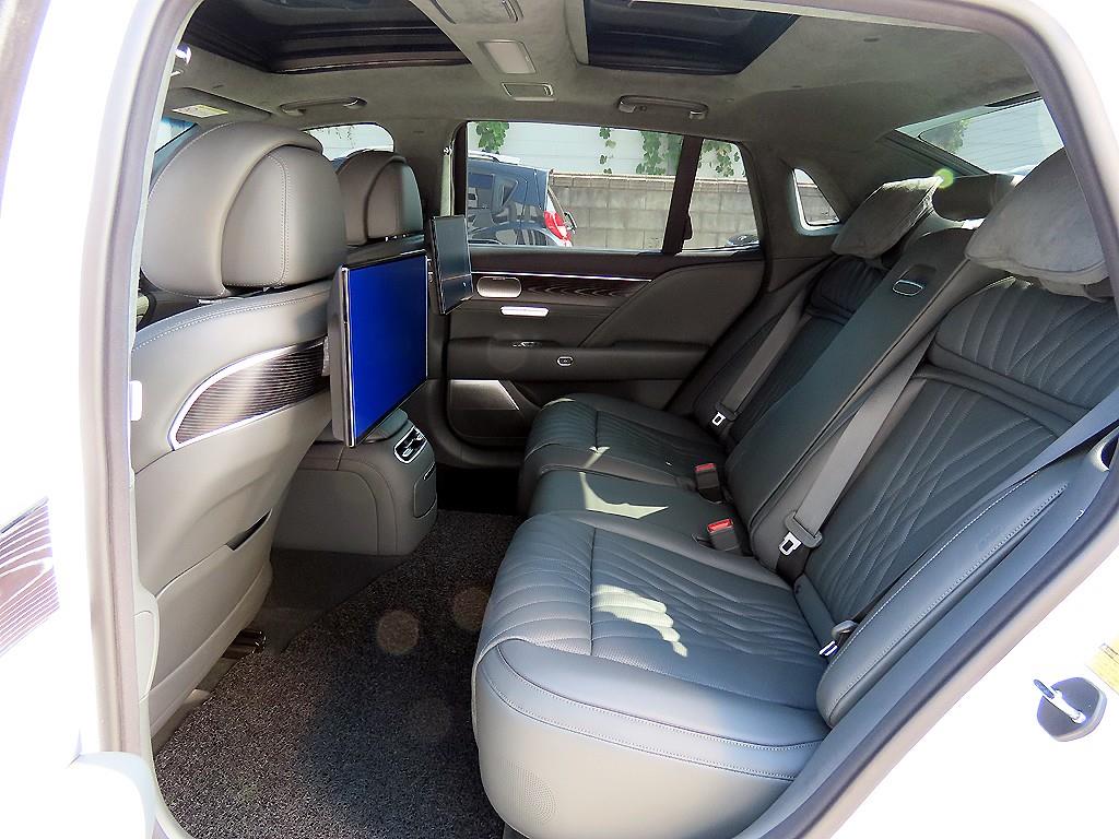 Genesis G90 — photo 06