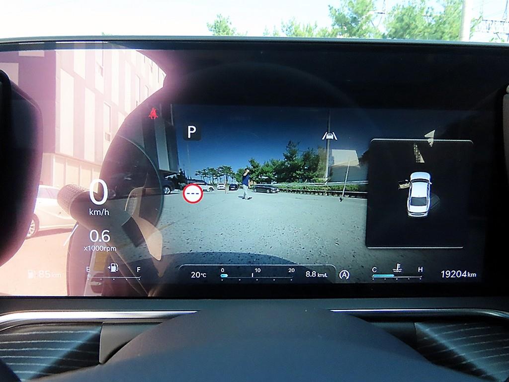 Genesis G90 — photo 09