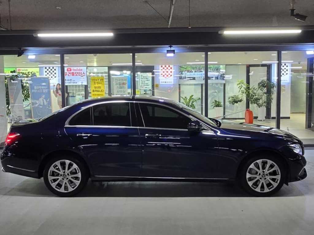 Mercedes-Benz E-Class — photo 03