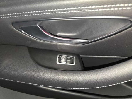 Mercedes-Benz E-Class — photo 11