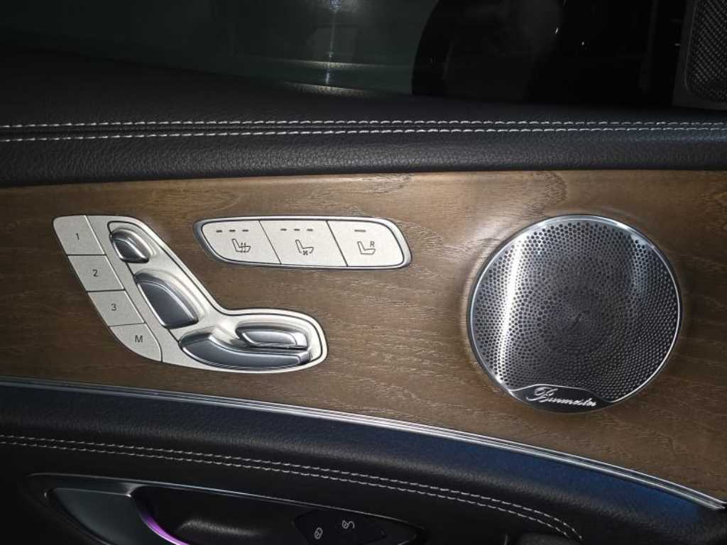 Mercedes-Benz E-Class — photo 13