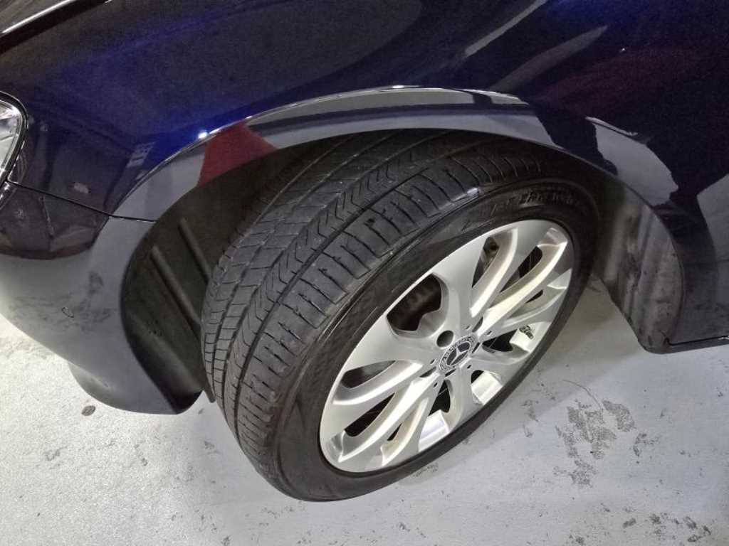Mercedes-Benz E-Class — photo 20