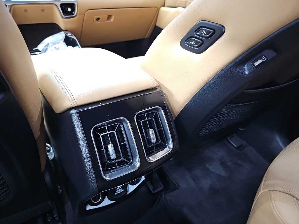 Kia Sorento — photo 14