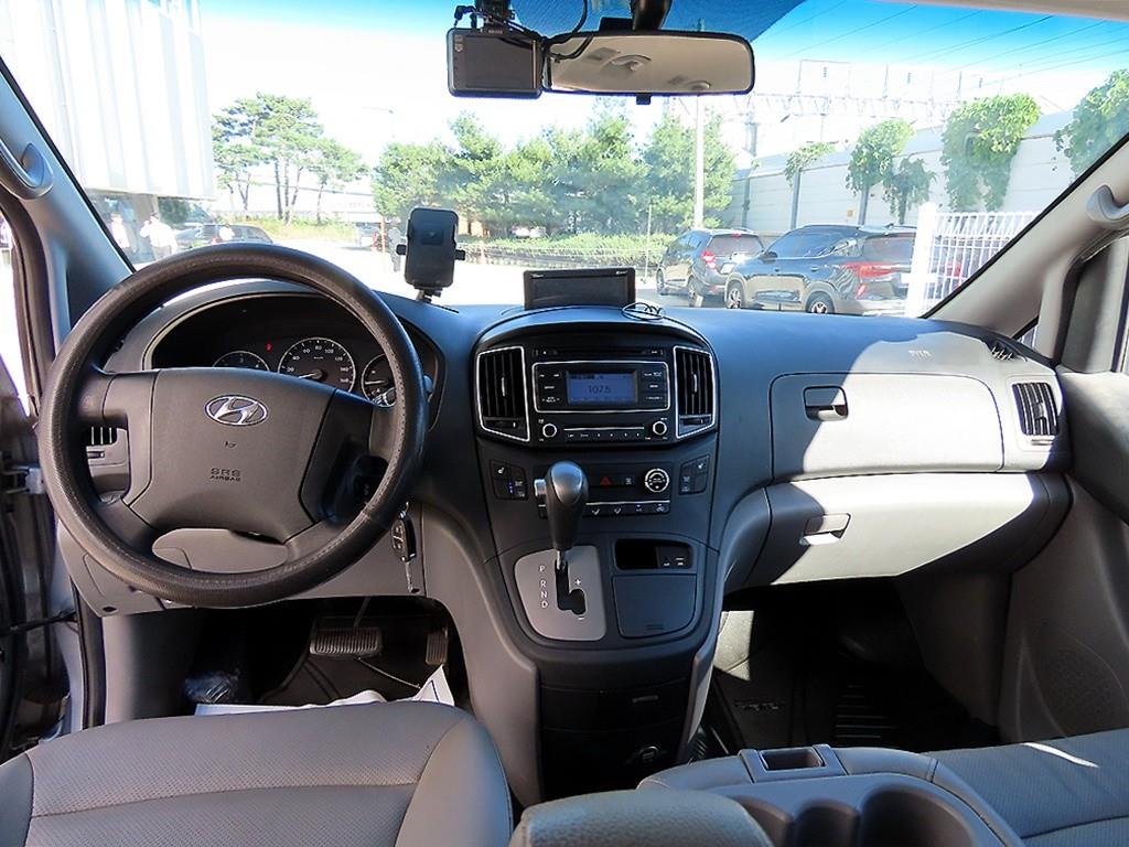 Hyundai Starex — photo 08