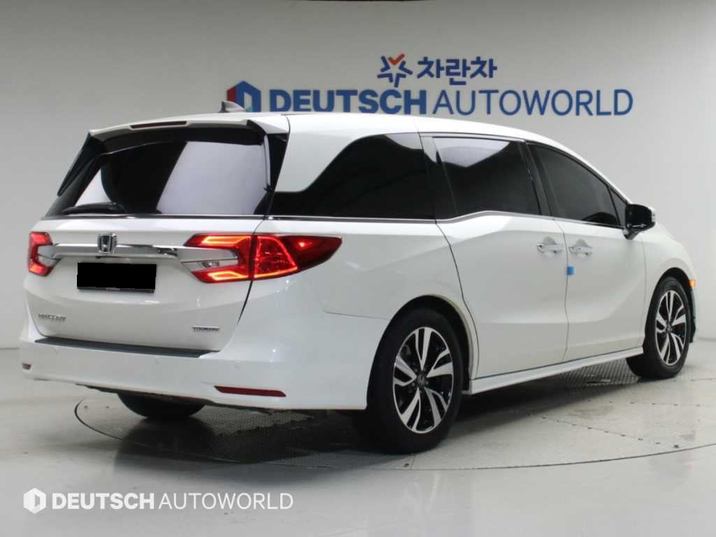 Honda Odyssey — photo 02