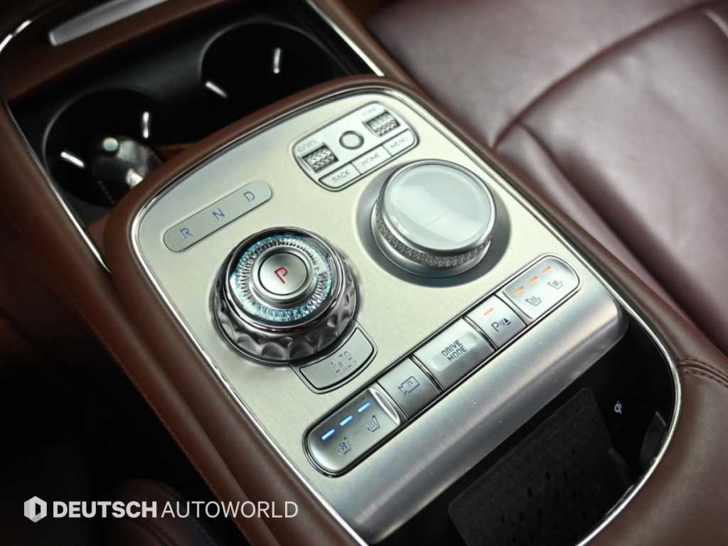 Genesis G90 — photo 09