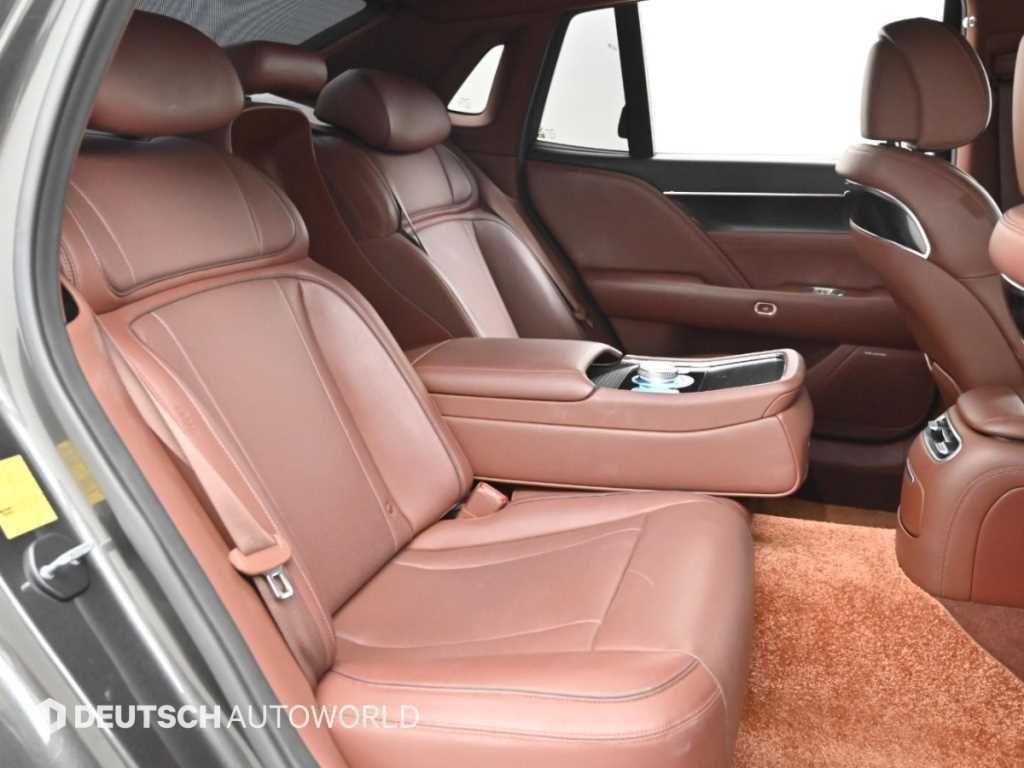 Genesis G90 — photo 12