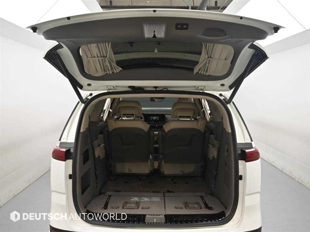 Kia Carnival — photo 19