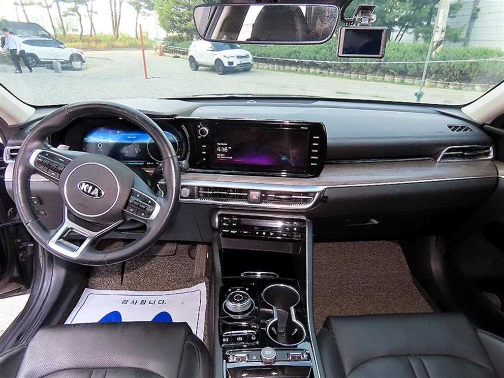 Kia K5 — photo 07