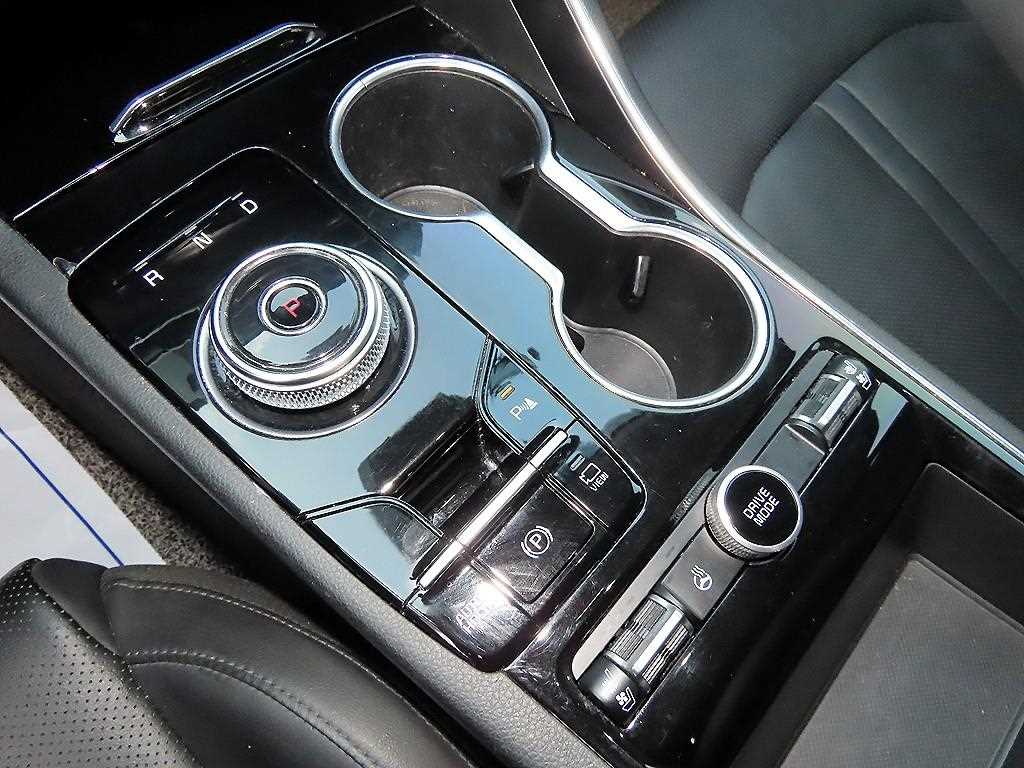 Kia K5 — photo 10
