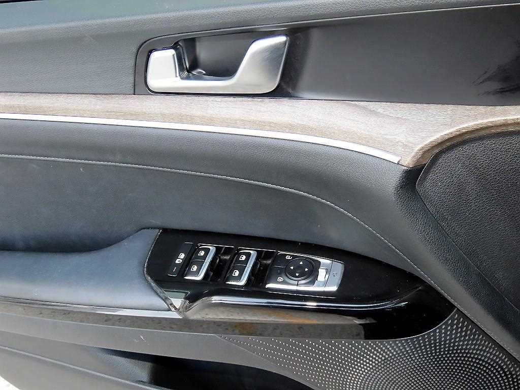 Kia K5 — photo 11