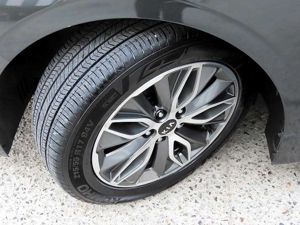 Kia K5 — photo 20