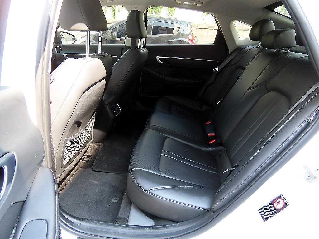 Hyundai Sonata — photo 06
