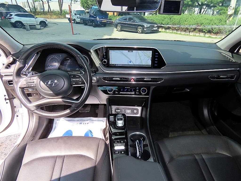 Hyundai Sonata — photo 07
