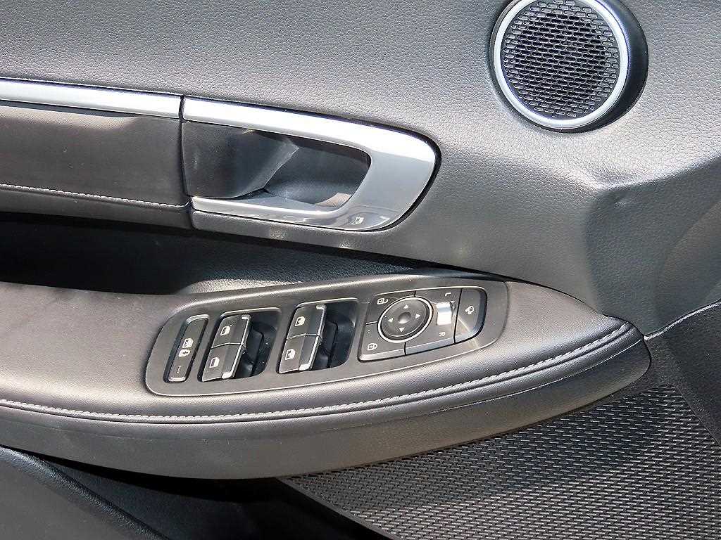 Hyundai Sonata — photo 11