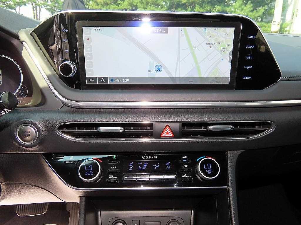 Hyundai Sonata — photo 14