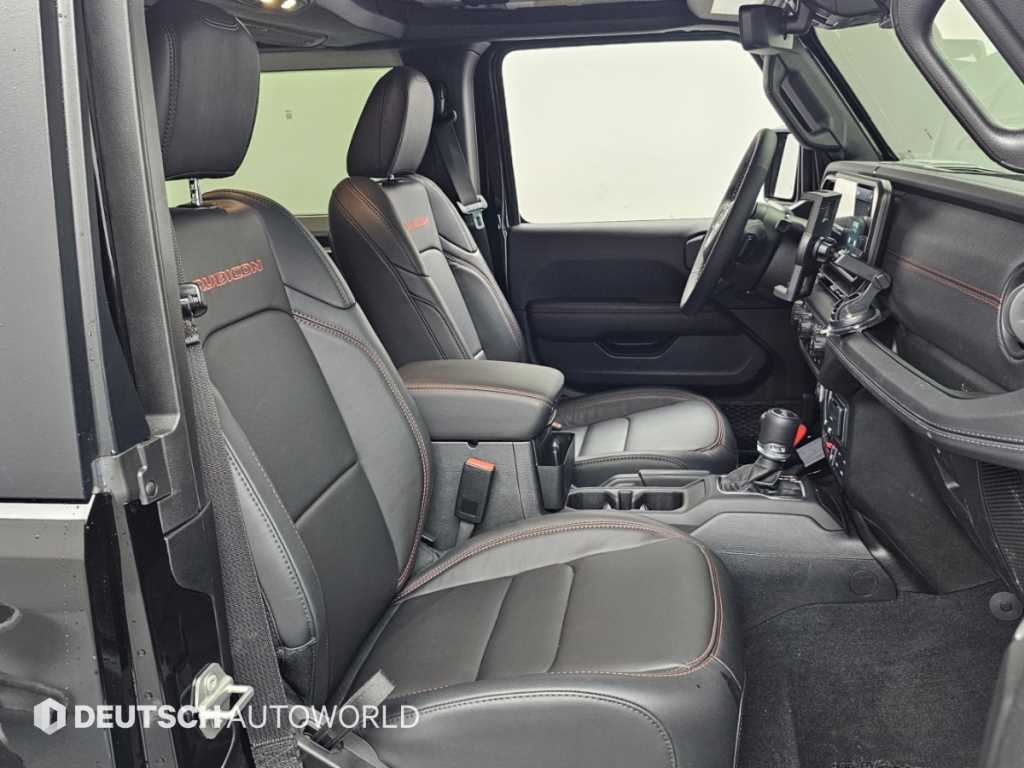Jeep Wrangler — photo 10
