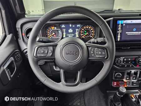 Jeep Wrangler — photo 13