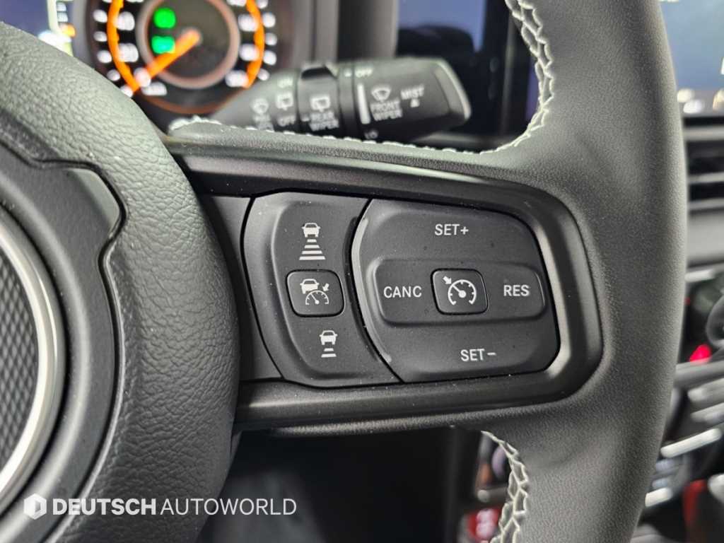 Jeep Wrangler — photo 16