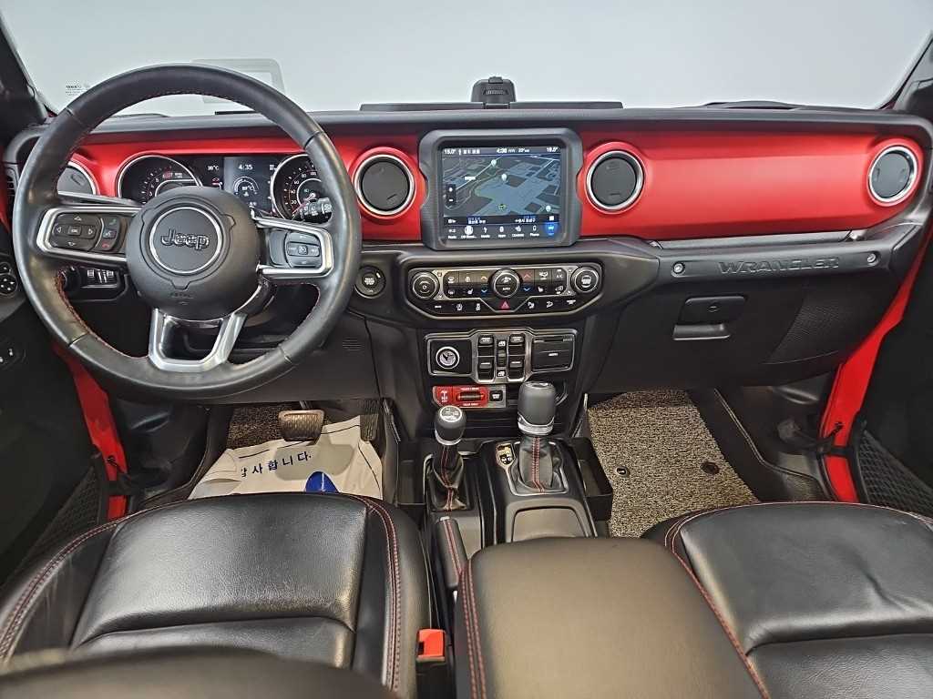 Jeep Wrangler — photo 07