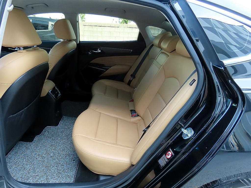 Kia K7 — photo 07