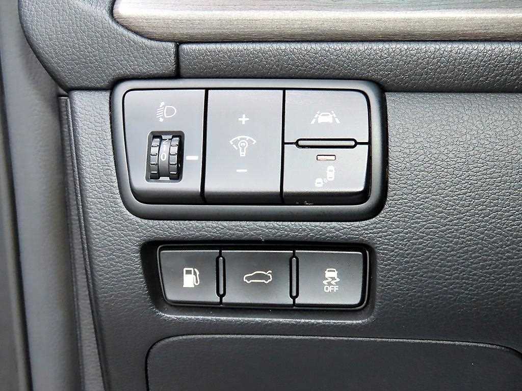 Kia K7 — photo 13