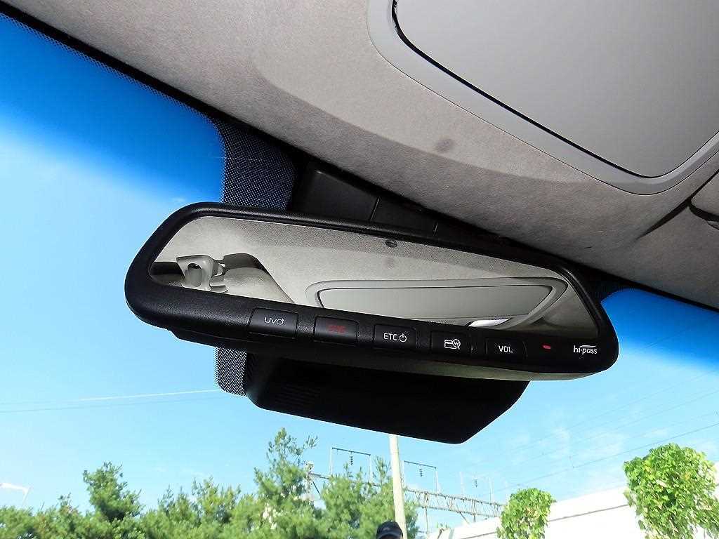 Kia K7 — photo 16