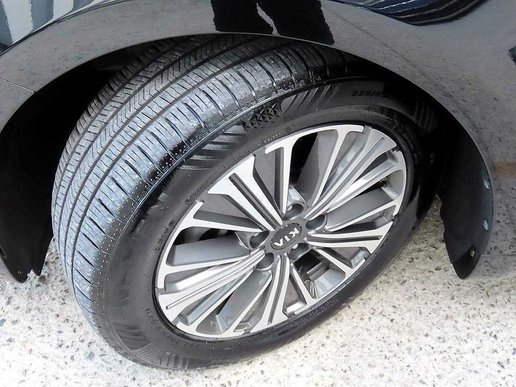 Kia K7 — photo 20