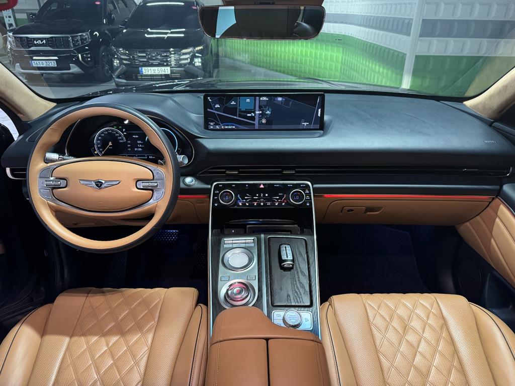 Genesis GV80 — photo 09