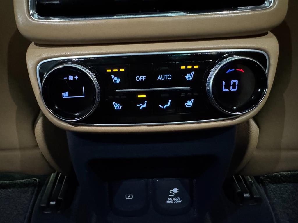 Genesis GV80 — photo 18