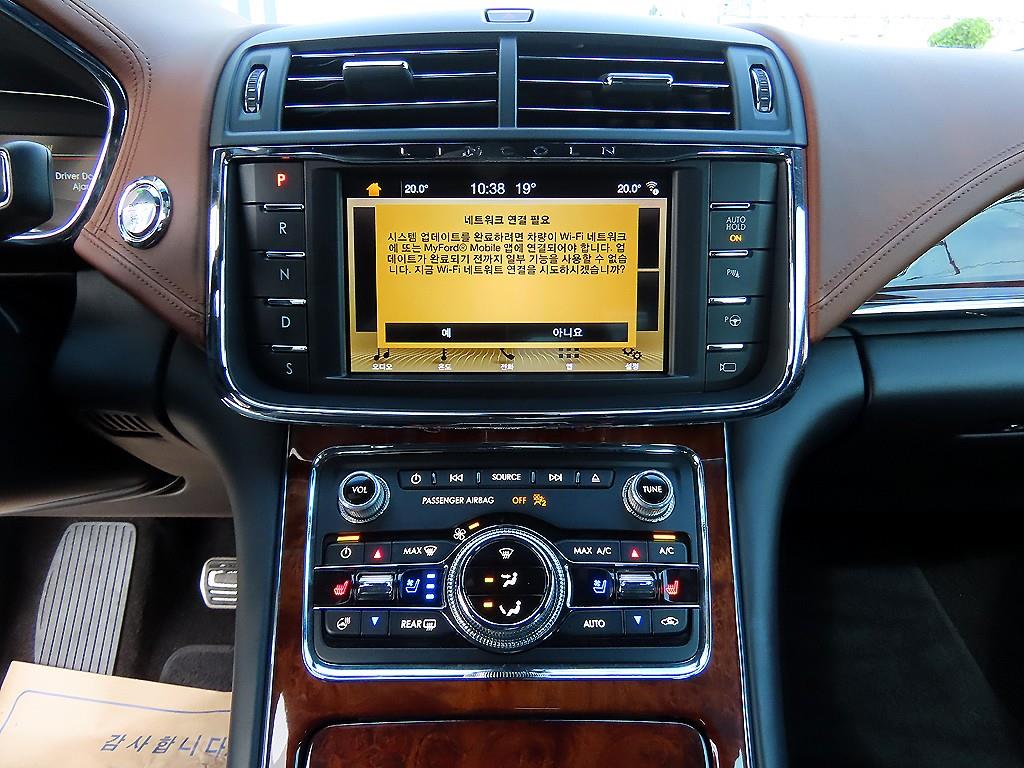 Lincoln Continental — photo 12