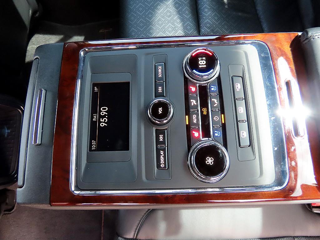 Lincoln Continental — photo 15