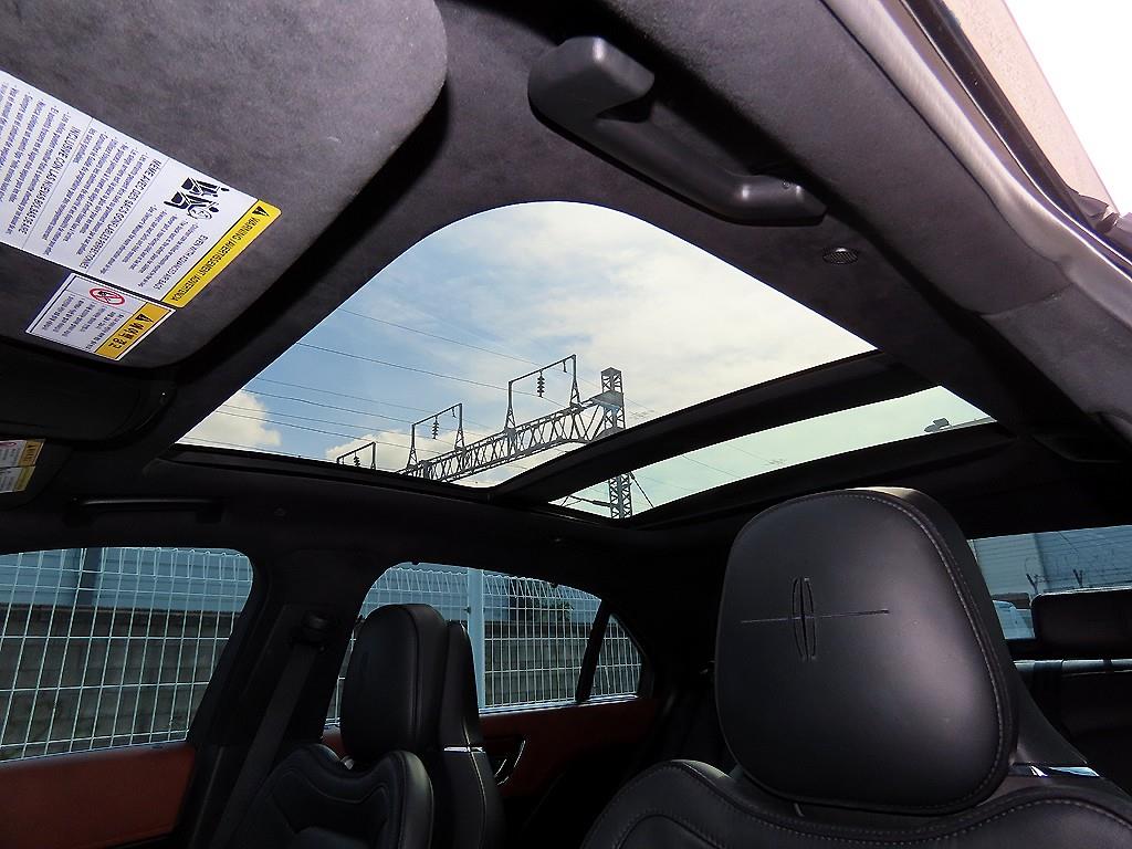 Lincoln Continental — photo 17
