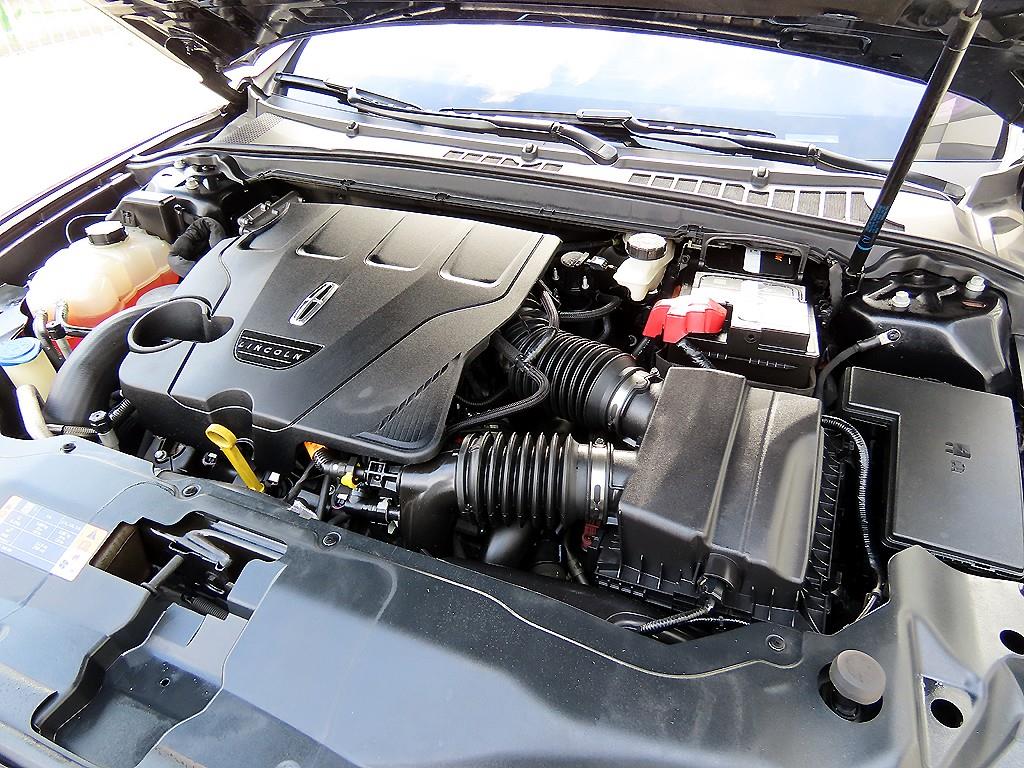 Lincoln Continental — photo 19